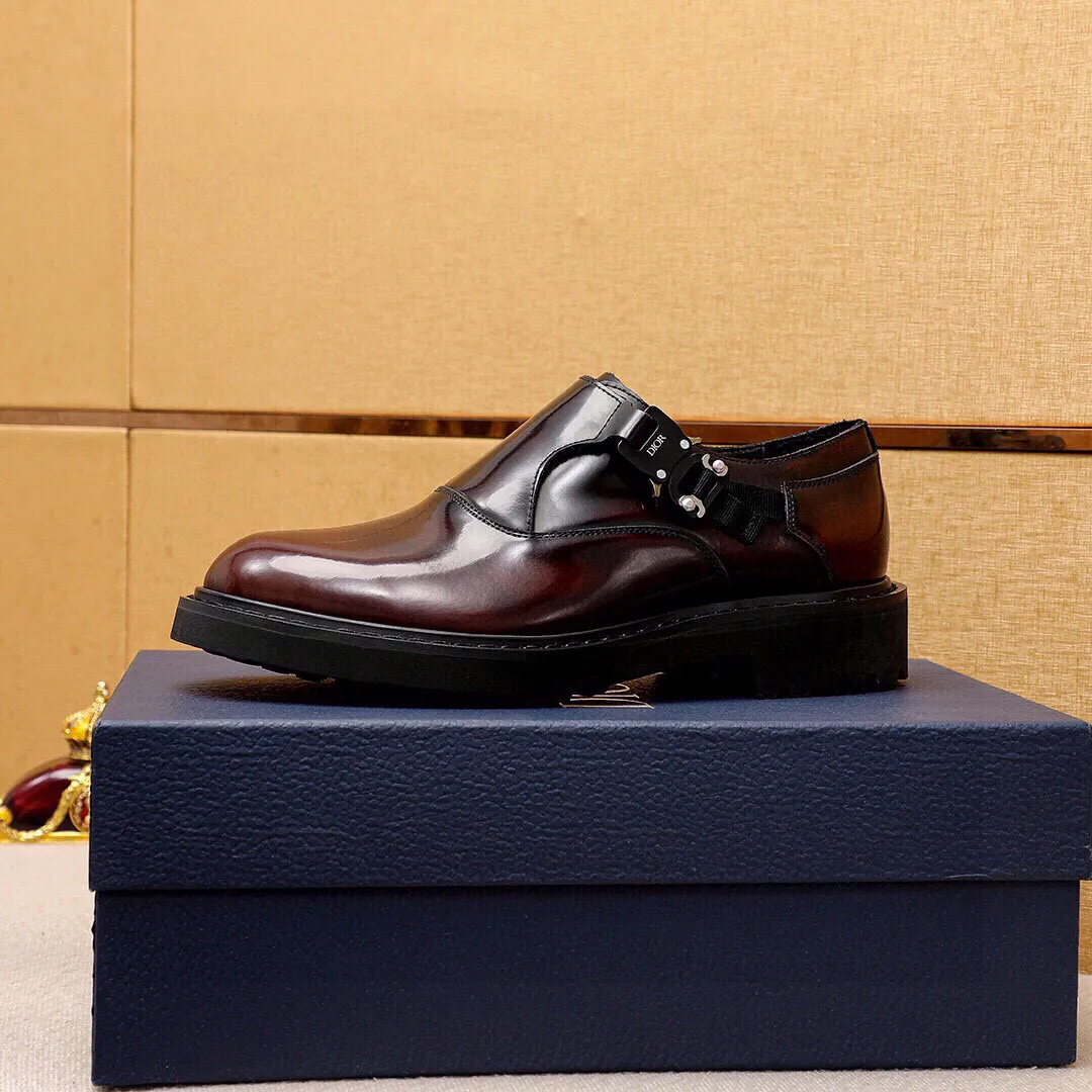 Men's men's shoes 💰600 💐"Dior" Dior 🇮🇹🇮🇹 counter synchronization Top purchasing agent 🔍🔍Men's 2⃣️0⃣️2⃣️5⃣️Business leather shoes Original open-edge beads imported from Italy, fully imported cow leather lining, sole: original T men's shoes 💰U outsole, exclusive movable molded sole, super comfortable, original factory follow-up goods, 🔍🔍high quality, can be entered and exited the counter at will, welcome to compare. Regular size 39-44 (customized at 38.45🉑️) 3 colors🉑️ to choose from